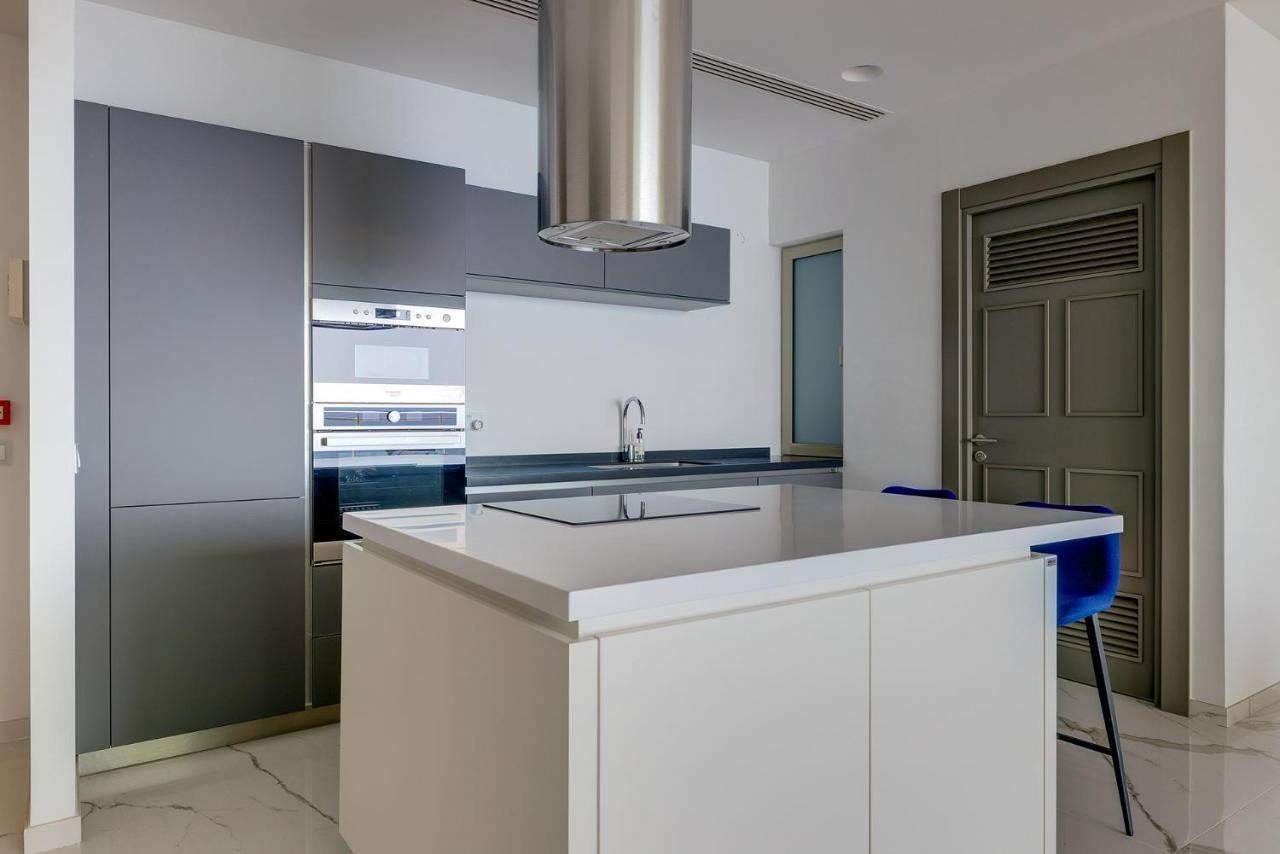 Super Luxury Apartment In Tigne Point, Amazing Sea Views Sliema Ngoại thất bức ảnh