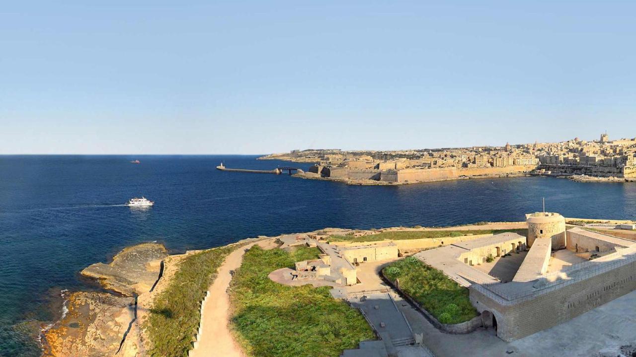 Super Luxury Apartment In Tigne Point, Amazing Sea Views Sliema Ngoại thất bức ảnh
