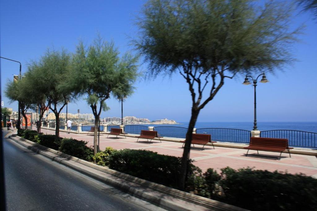 Super Luxury Apartment In Tigne Point, Amazing Sea Views Sliema Ngoại thất bức ảnh